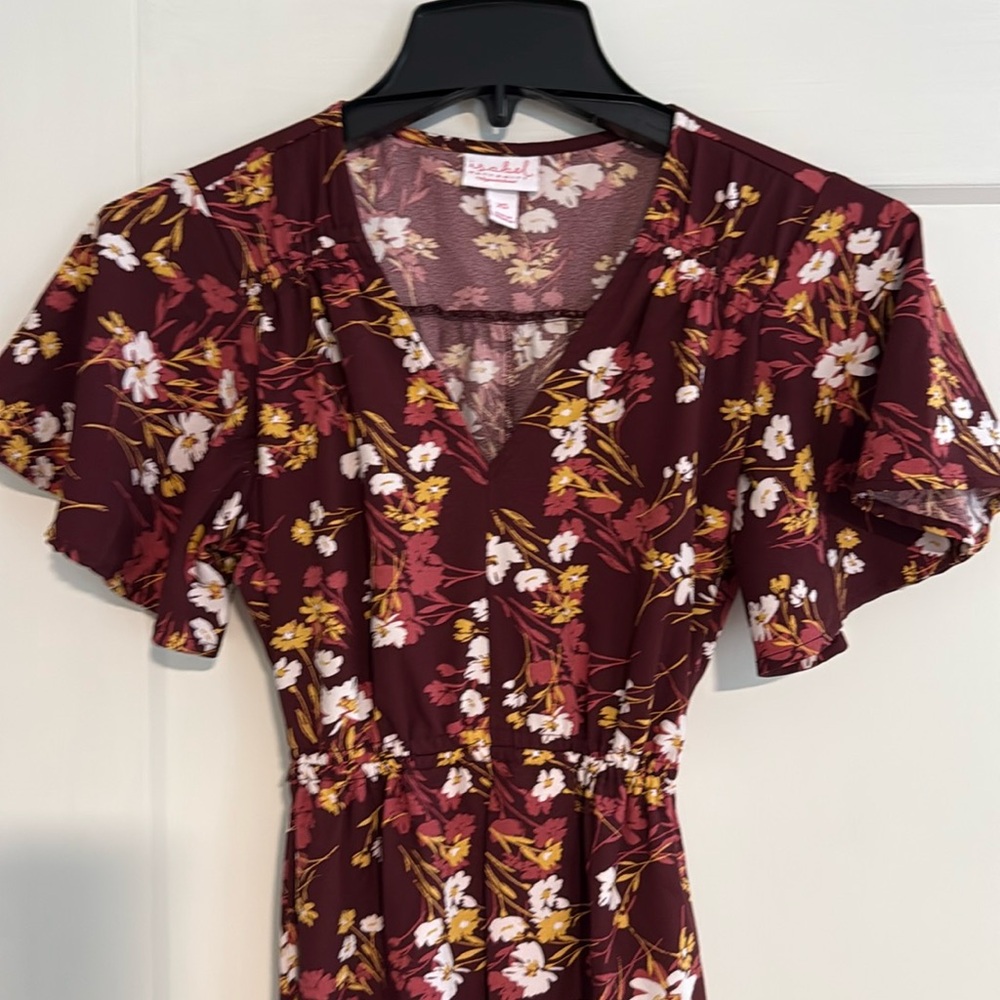 Ingrid & Isabel Maternity Burgundy Red Floral V-neck Flutter Sleeve Midi Dress